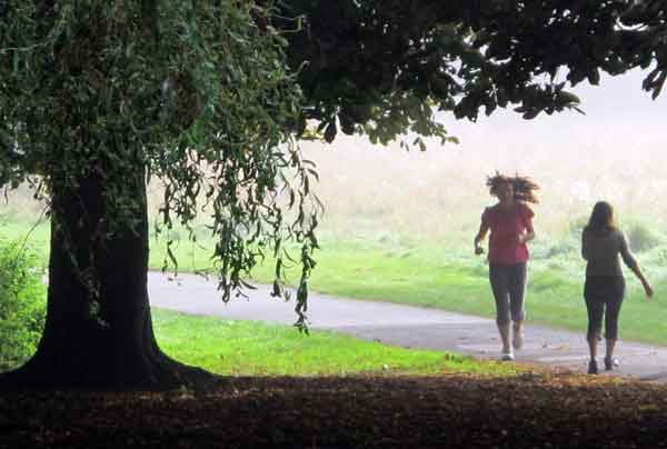 Cassiobury Park, jogger